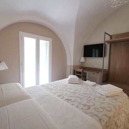 Opera Relais 85 Bed and Breakfast Messina Exteriör bild